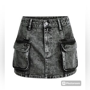 Denim skirt with pockets